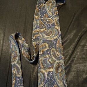 Geoffrey Beene Blue and Brown Paisley Tie